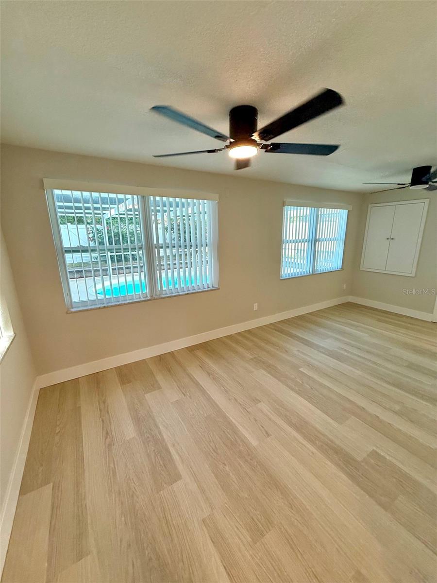 4142 WOODFIELD AVE — photo 28