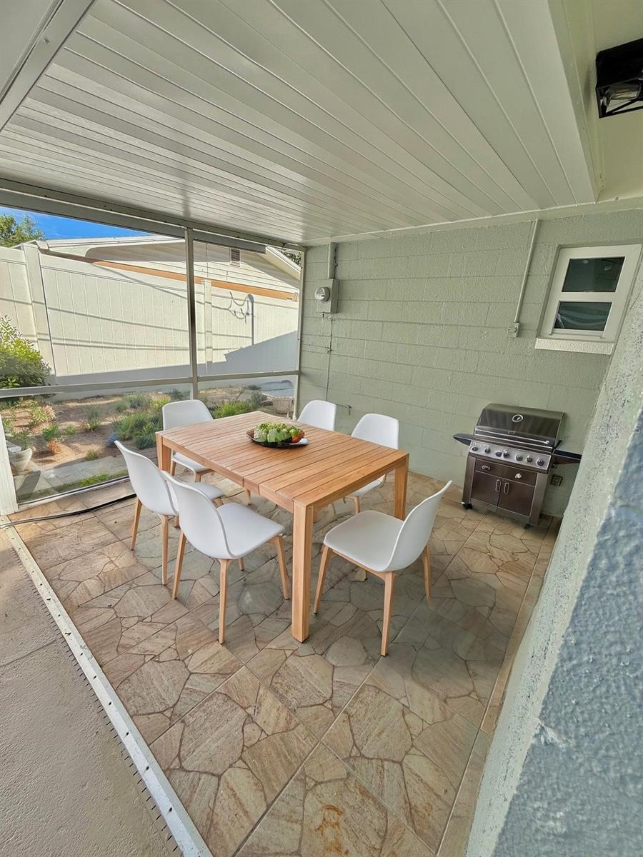 4142 WOODFIELD AVE — photo 37
