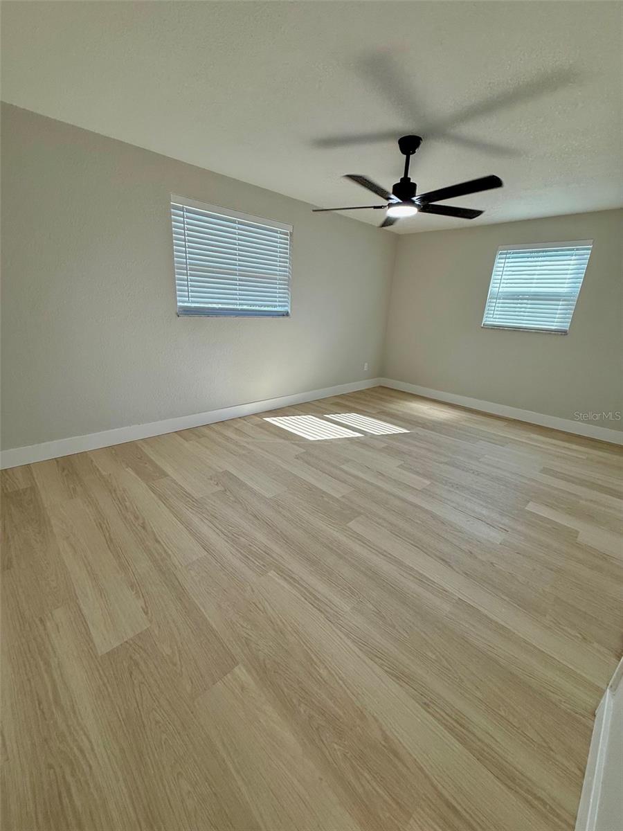 4142 WOODFIELD AVE — photo 33
