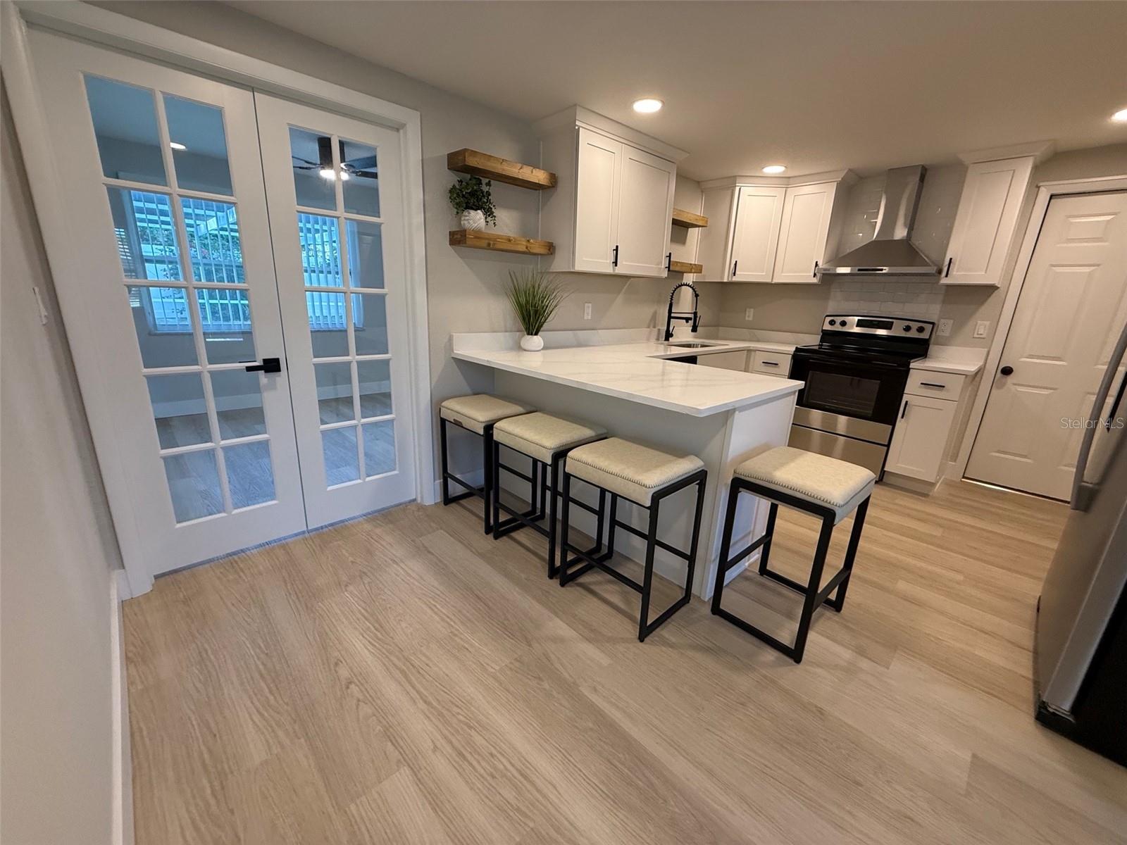4142 WOODFIELD AVE — photo 12