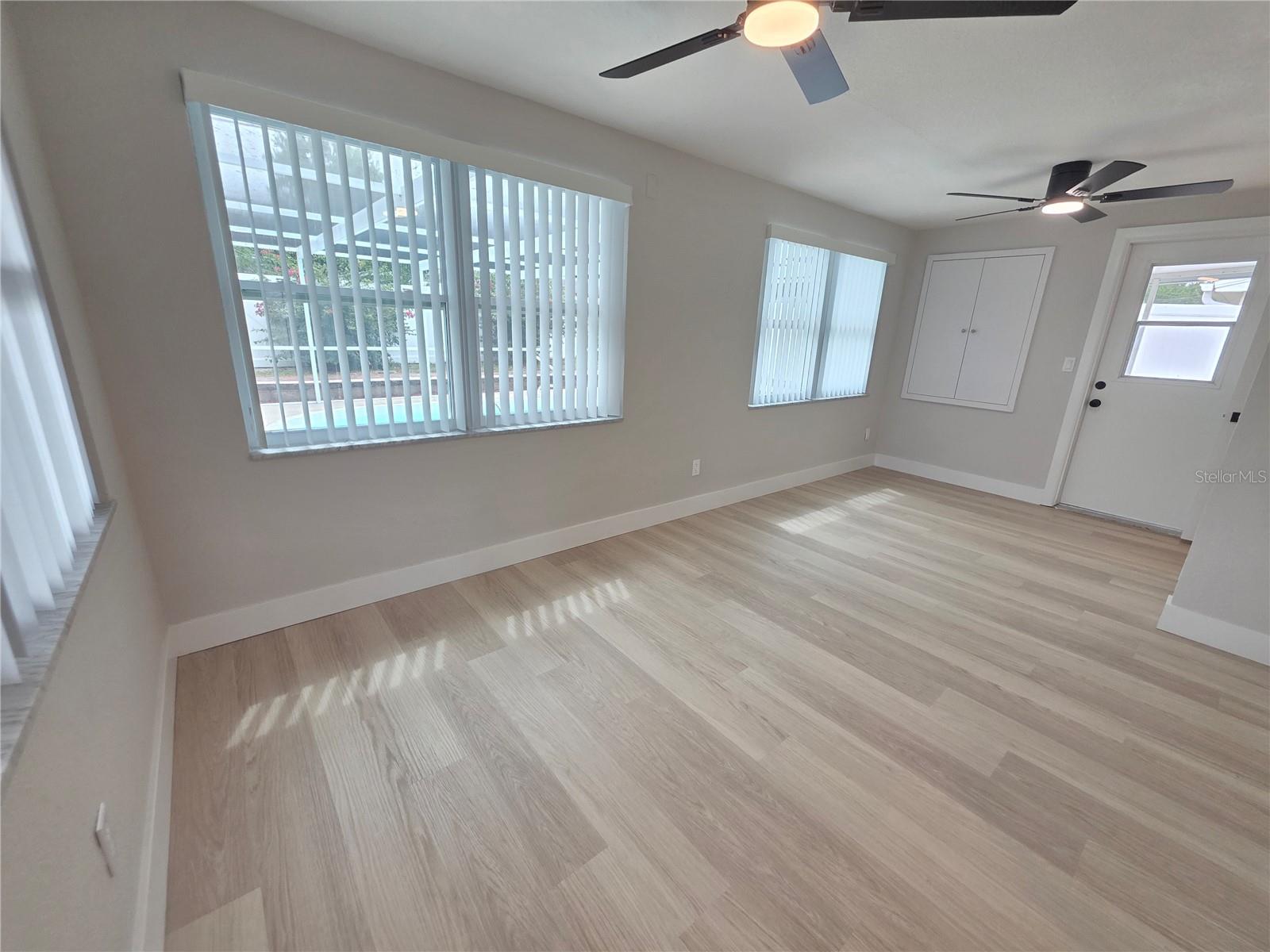 4142 WOODFIELD AVE — photo 23