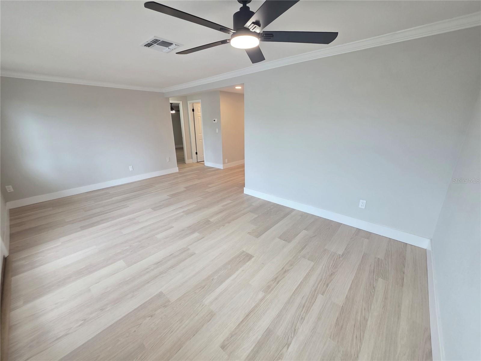 4142 WOODFIELD AVE — photo 22