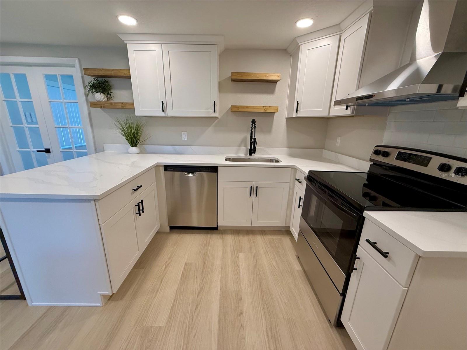 4142 WOODFIELD AVE — photo 16