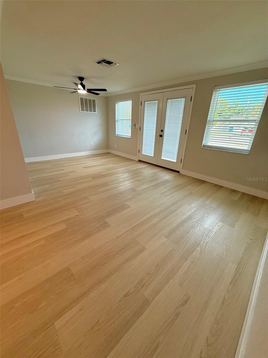4142 WOODFIELD AVE — photo 29