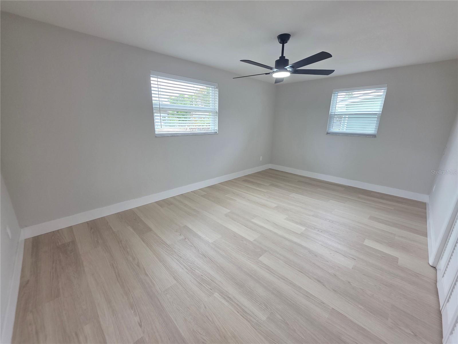 4142 WOODFIELD AVE — photo 24