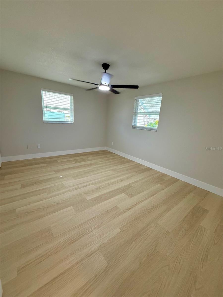 4142 WOODFIELD AVE — photo 32
