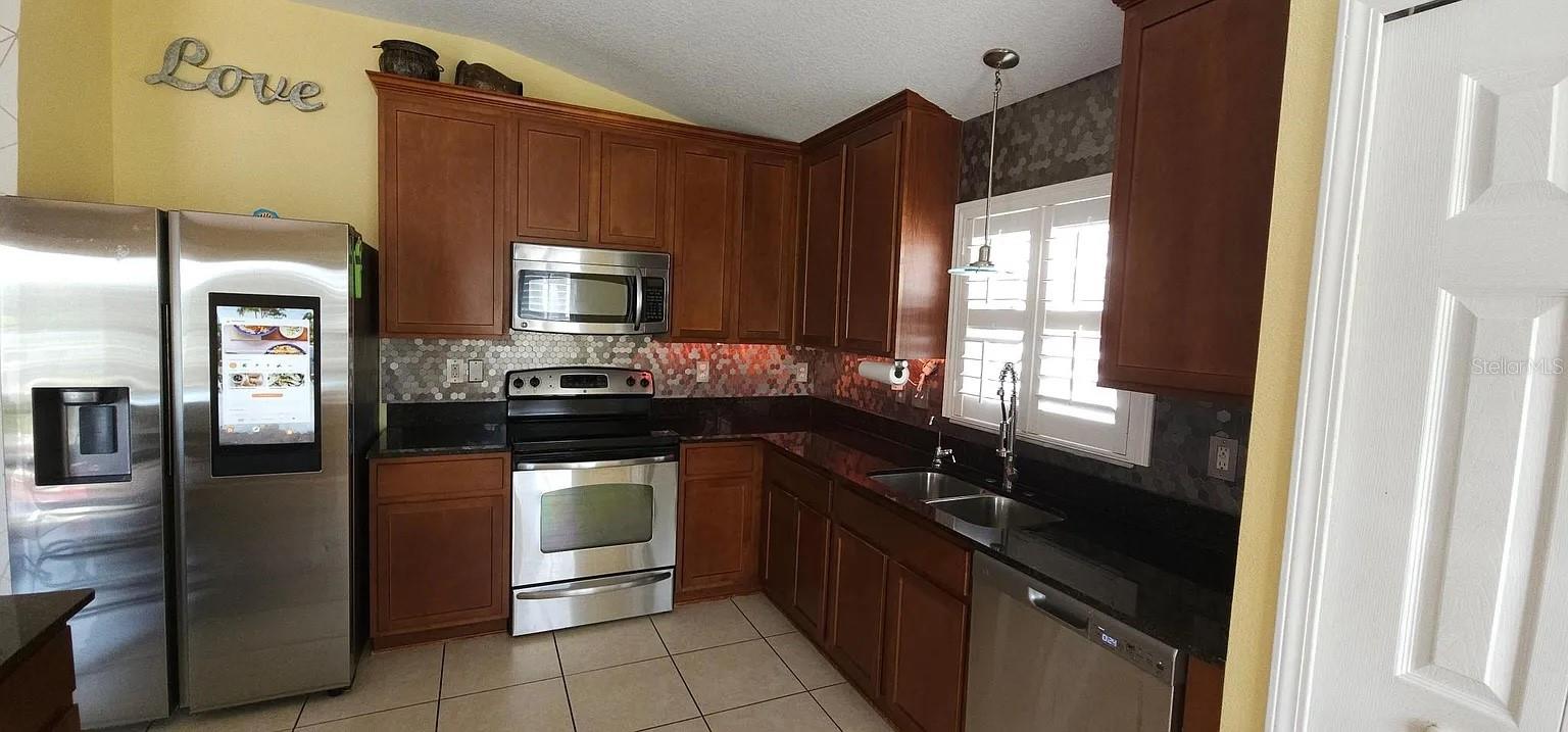 3926 CONSTANTINE LOOP — photo 10