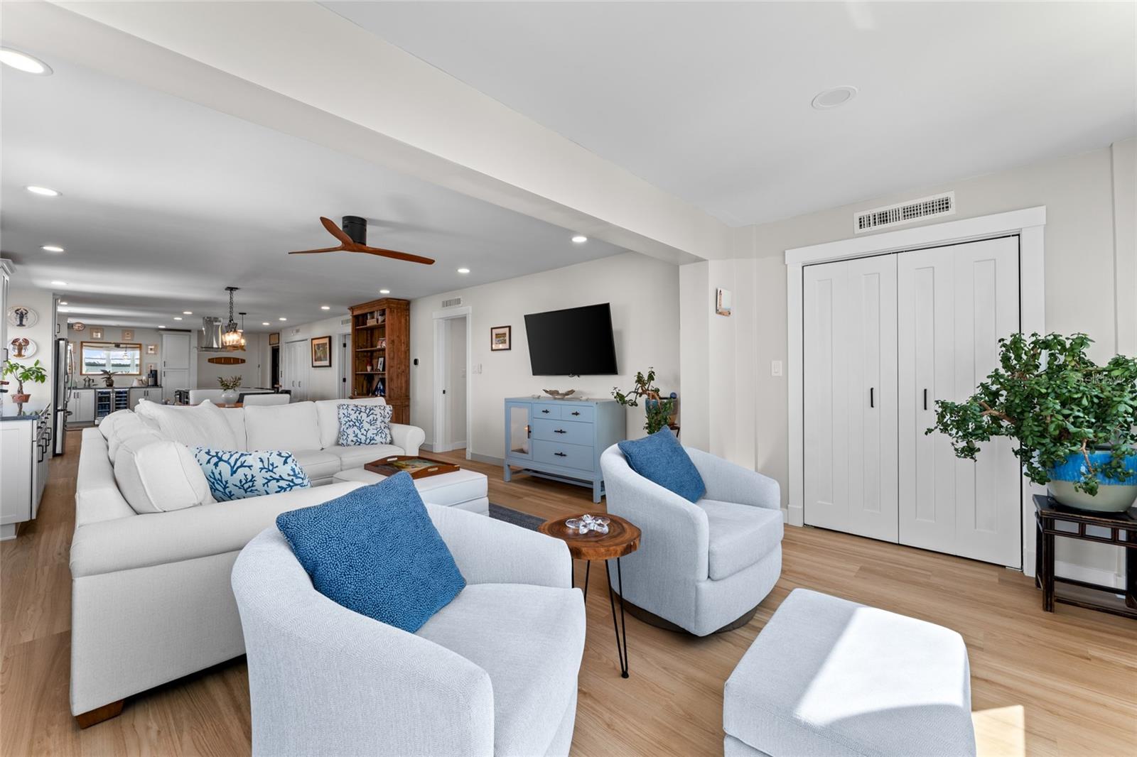 622 EDGEWATER DR #721 — photo 23
