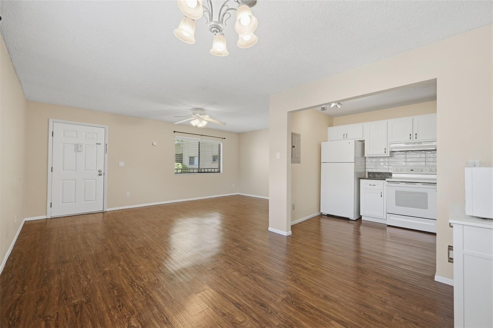 3300 FOX CHASE CIR N #224 — photo 6