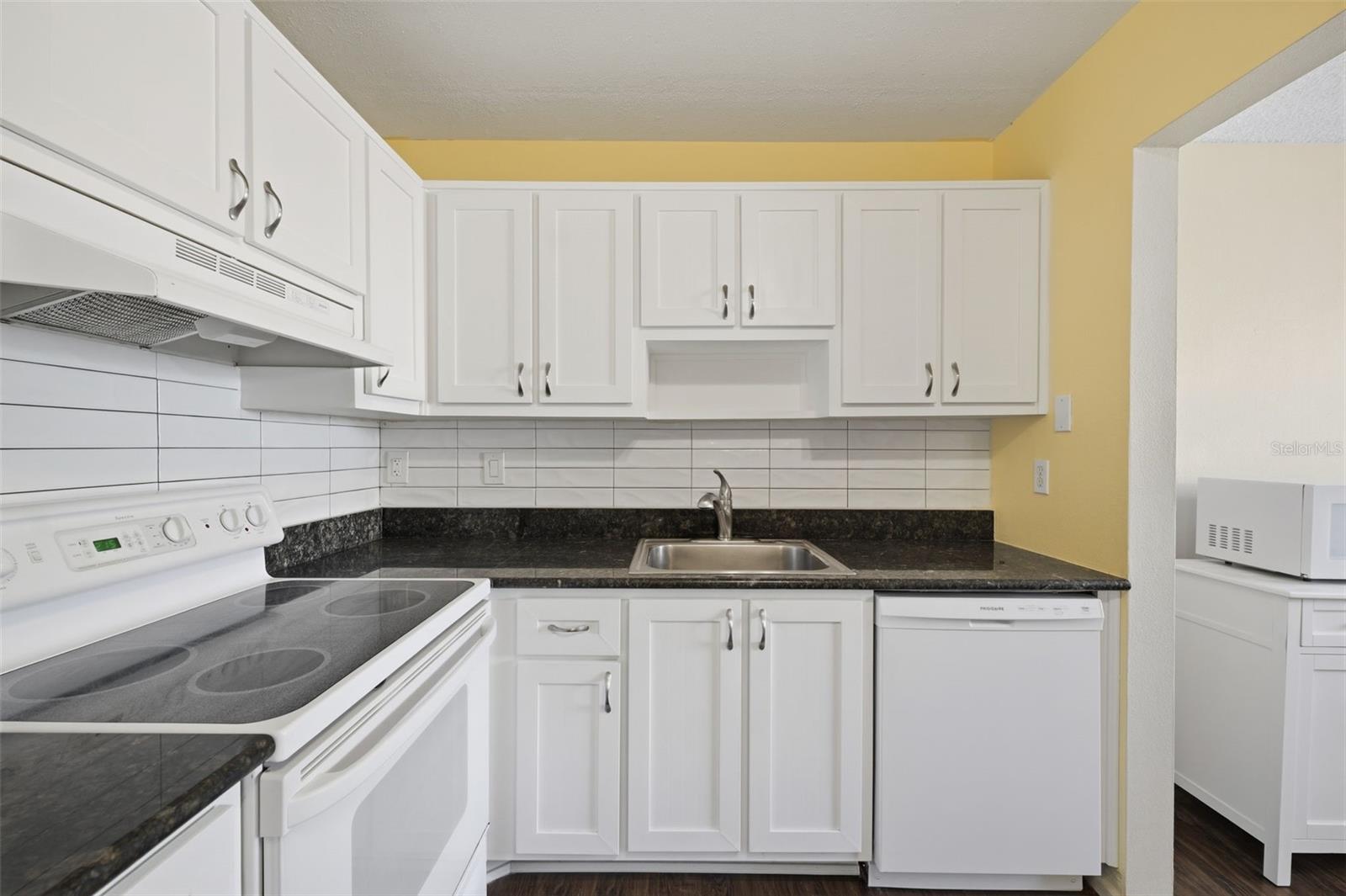 3300 FOX CHASE CIR N #224 — photo 9