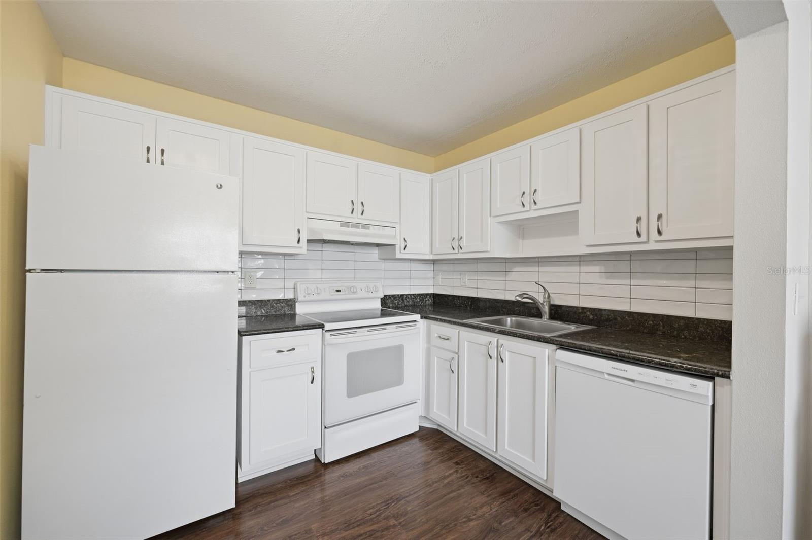 3300 FOX CHASE CIR N #224 — photo 8