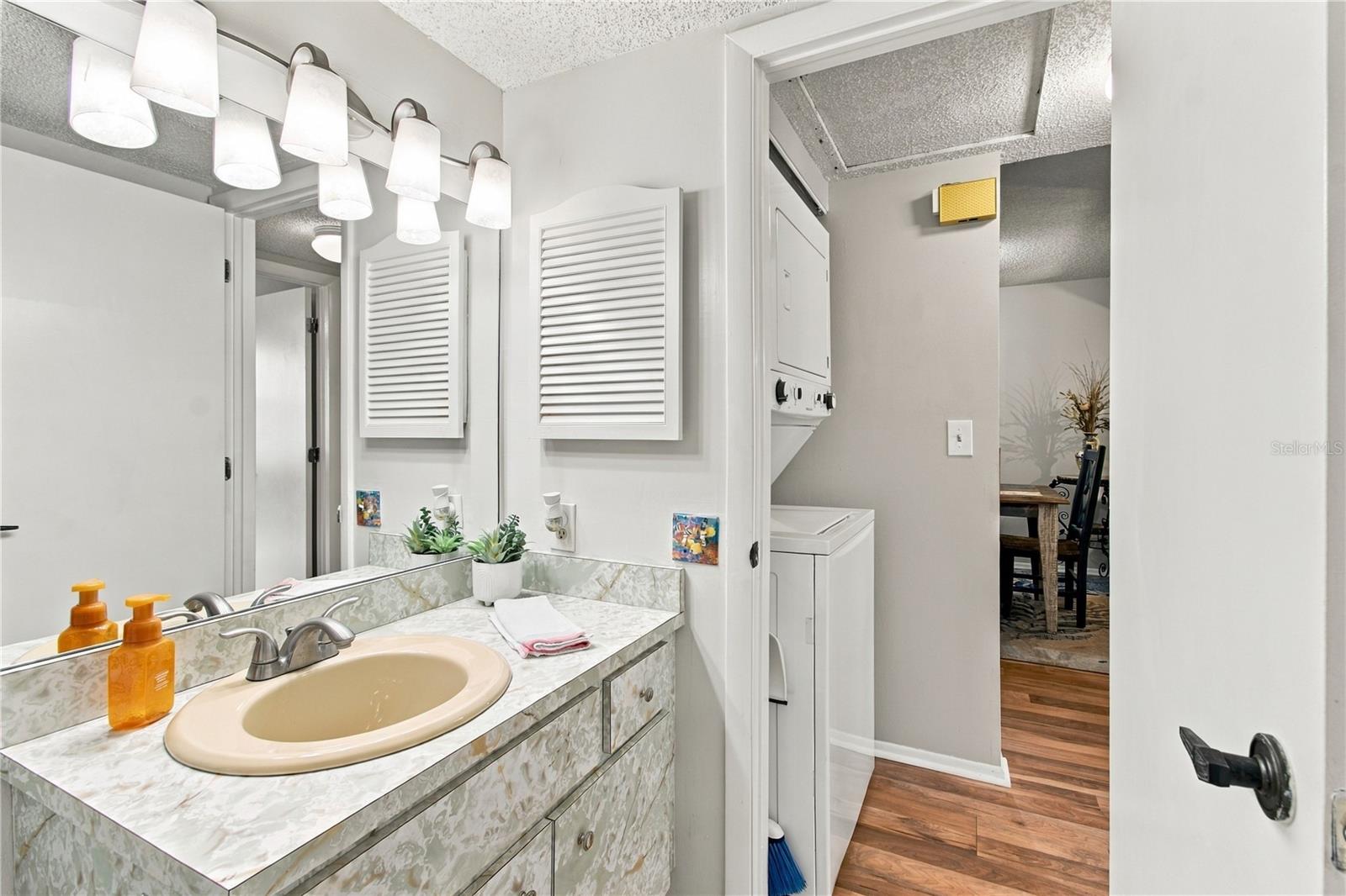 8220 SEVEN OAKS CT #5 — photo 17