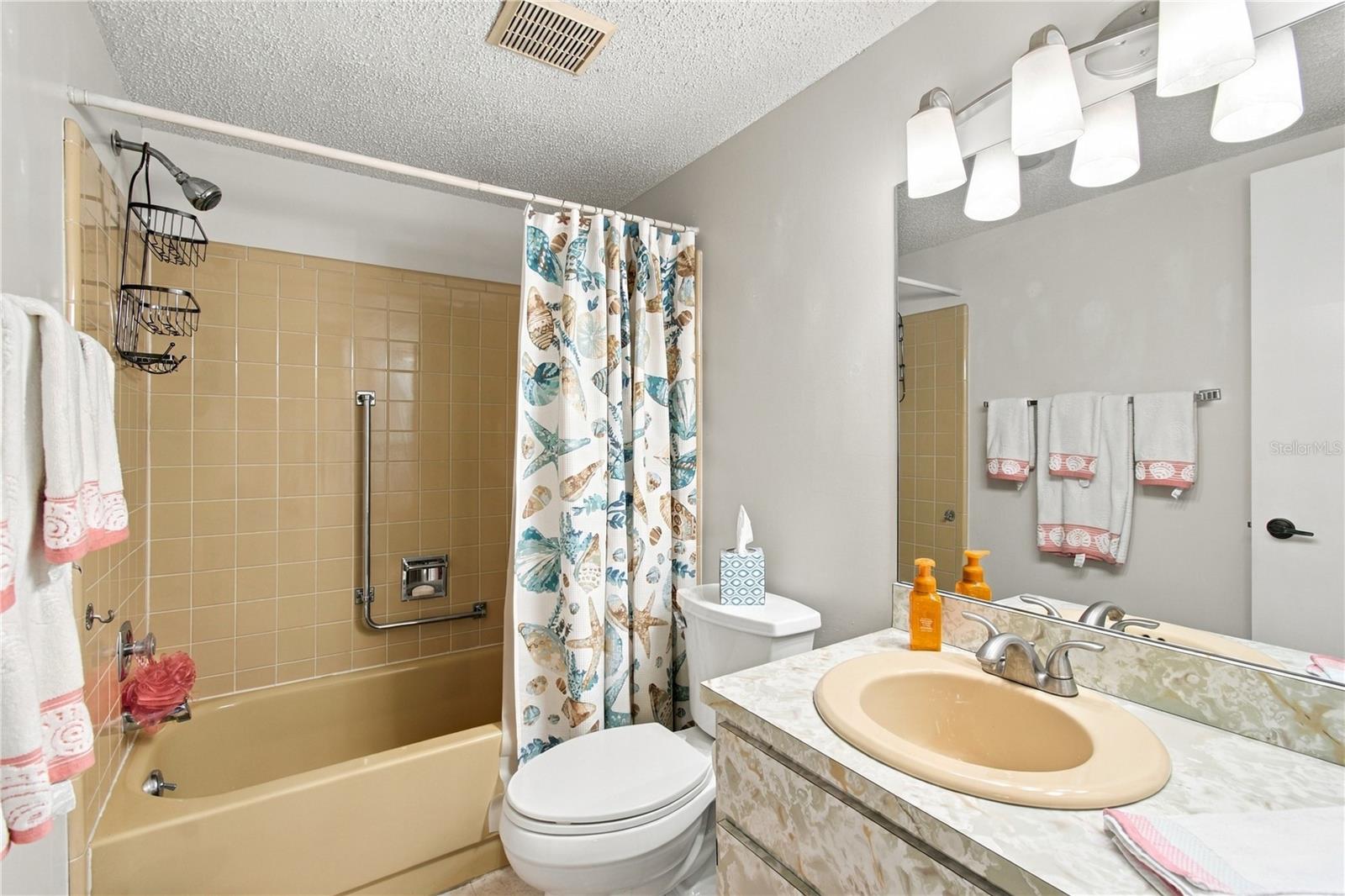 8220 SEVEN OAKS CT #5 — photo 15