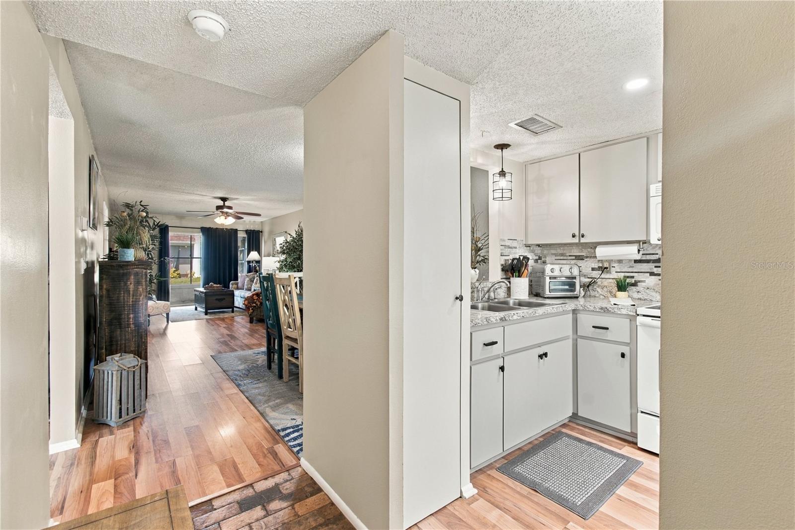 8220 SEVEN OAKS CT #5 — photo 5
