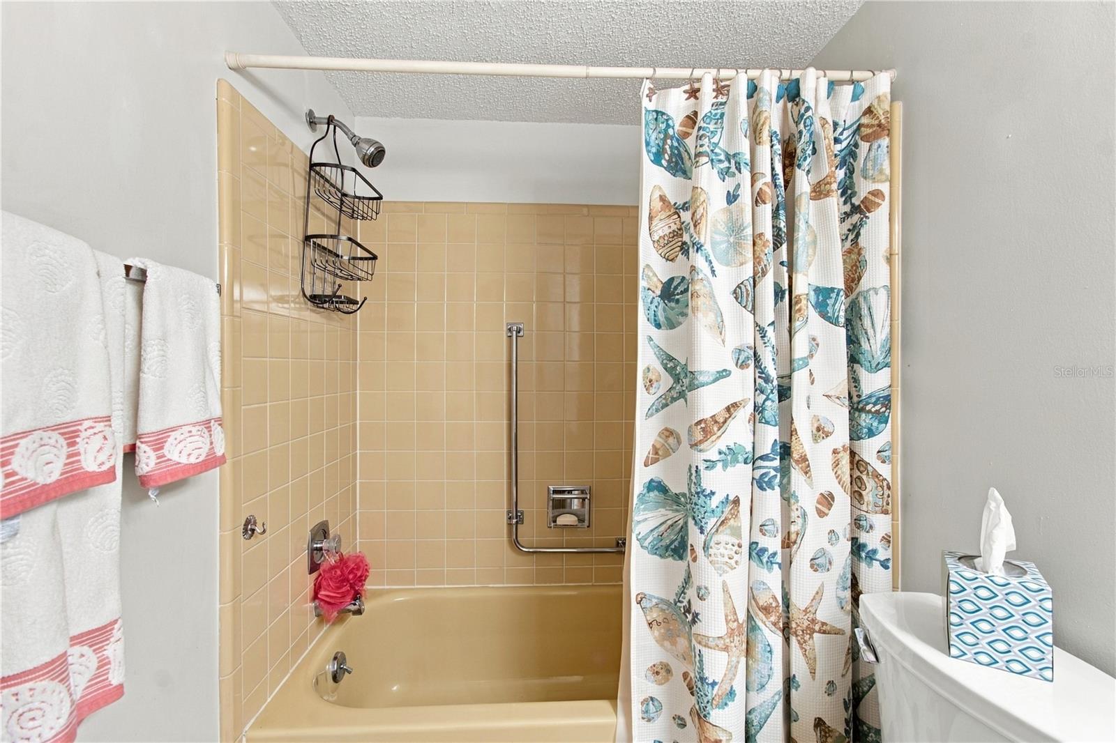 8220 SEVEN OAKS CT #5 — photo 16