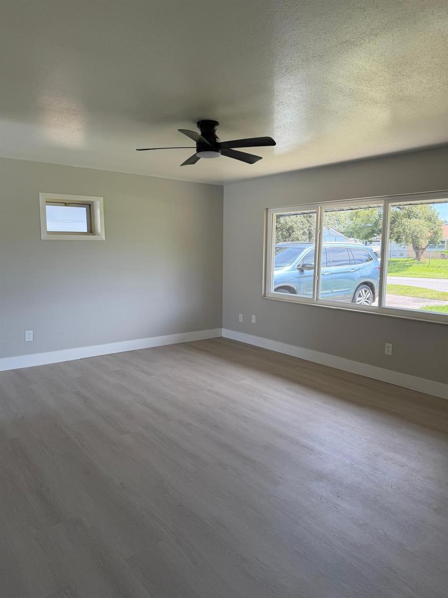 11106 HAPPY ACRES LN — photo 5