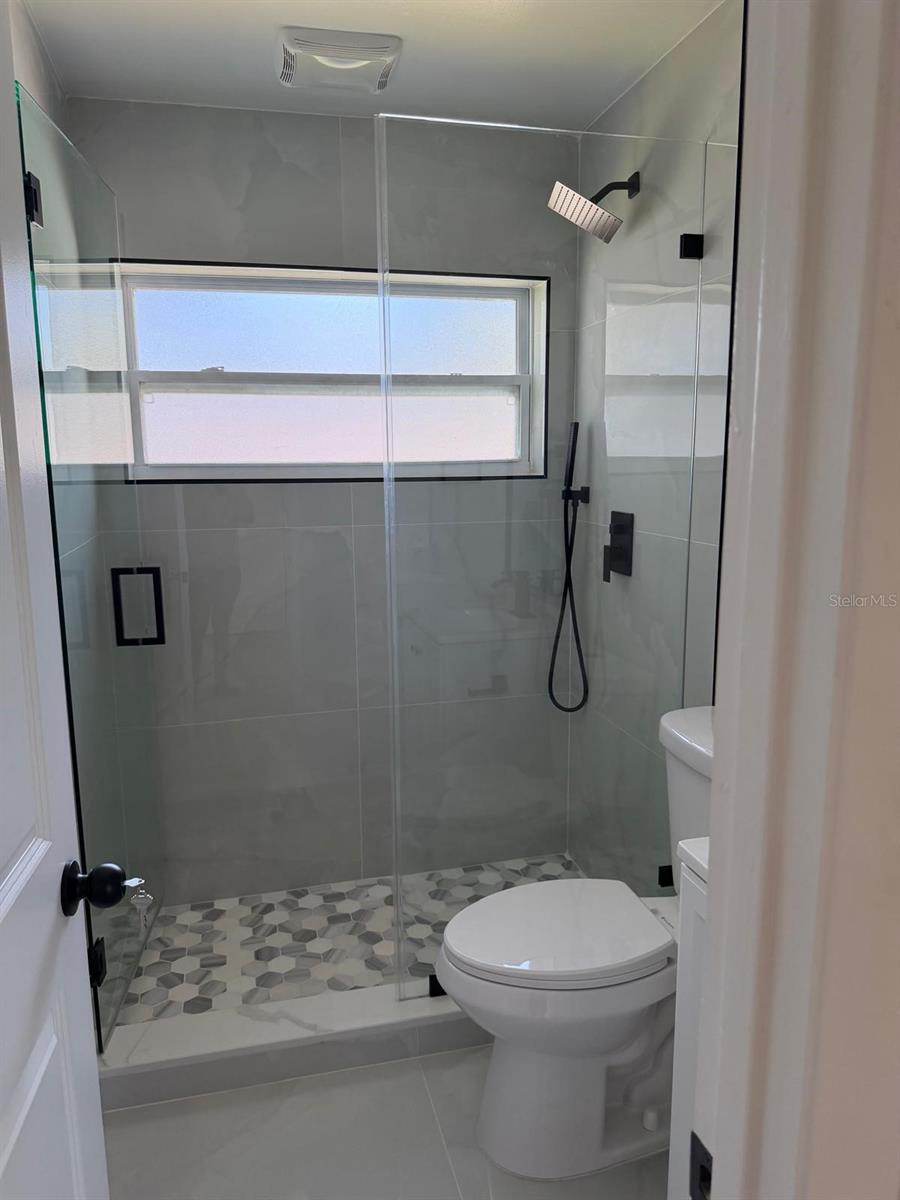 11106 HAPPY ACRES LN — photo 12