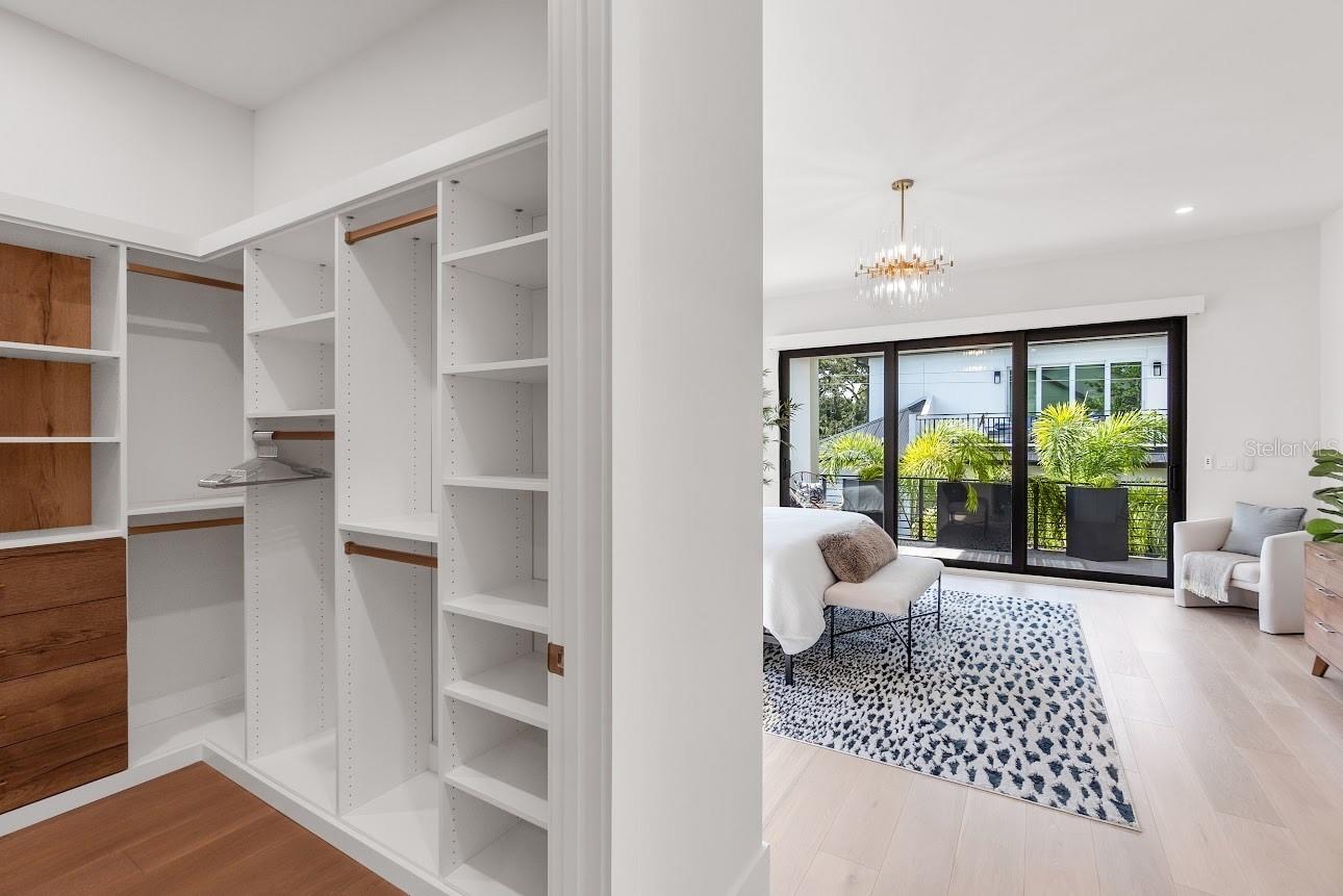 2425 TEMPLE ST — photo 29