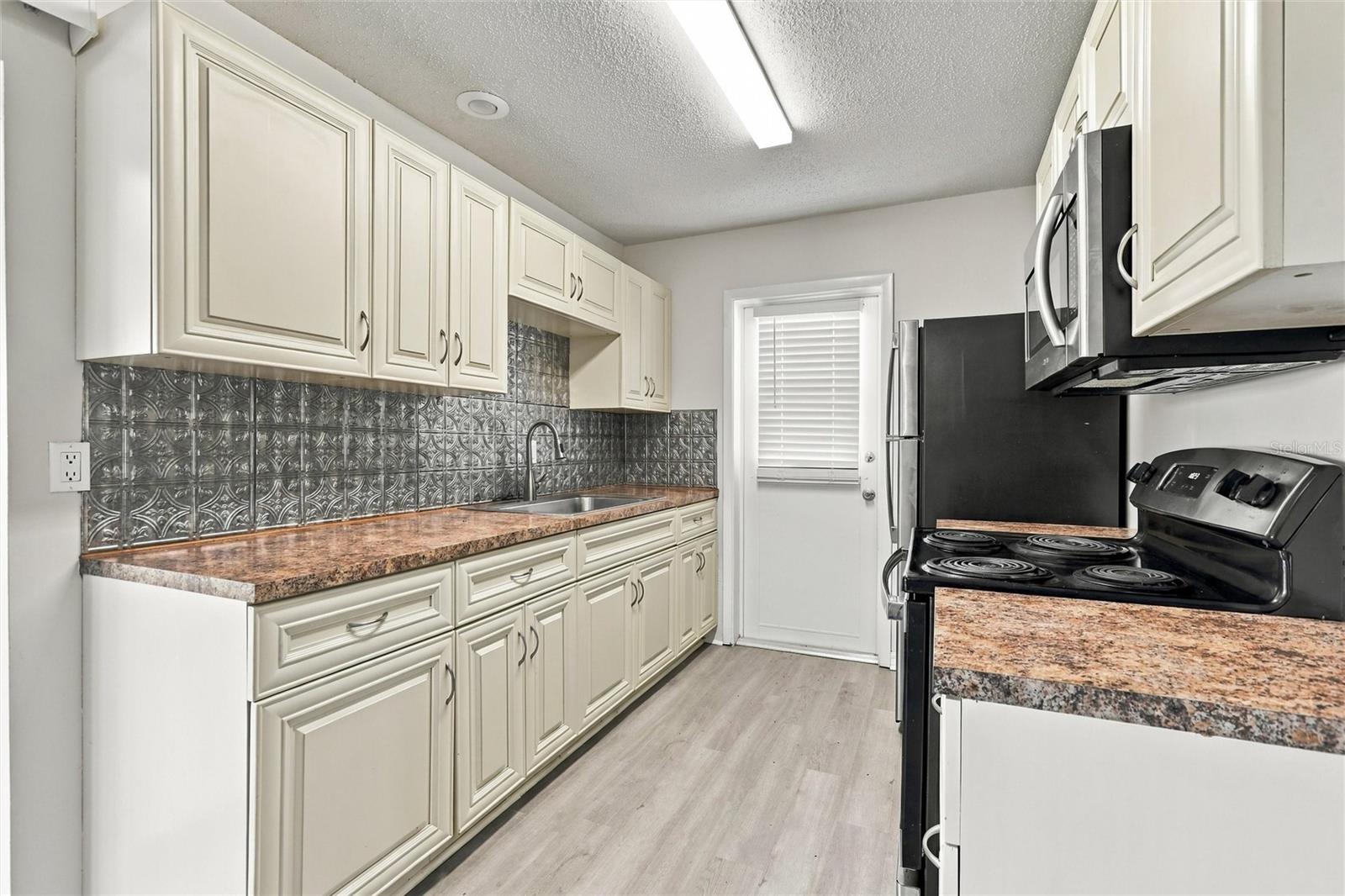 6770 S BISCAYNE DR — photo 8