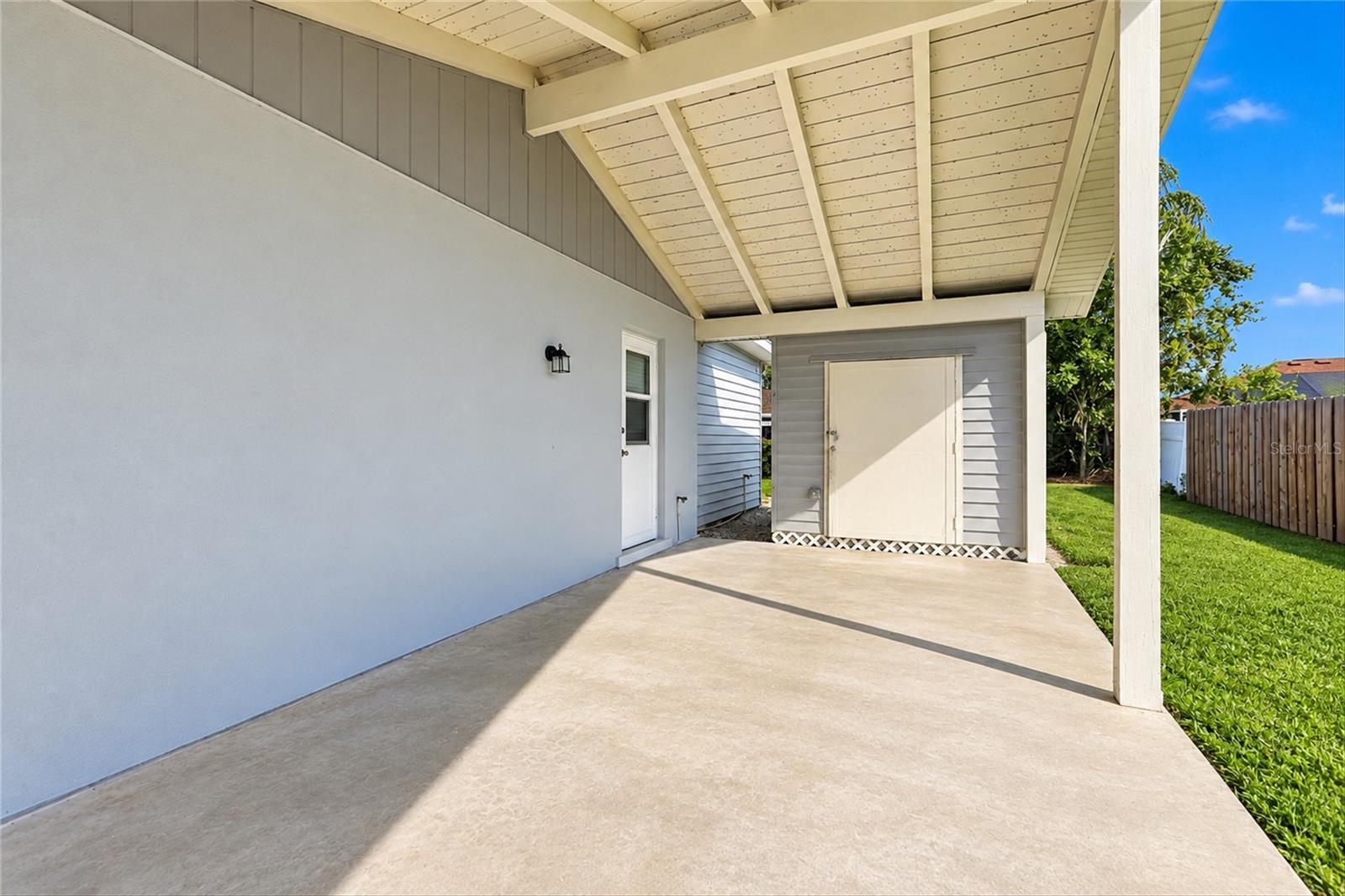 6770 S BISCAYNE DR — photo 2