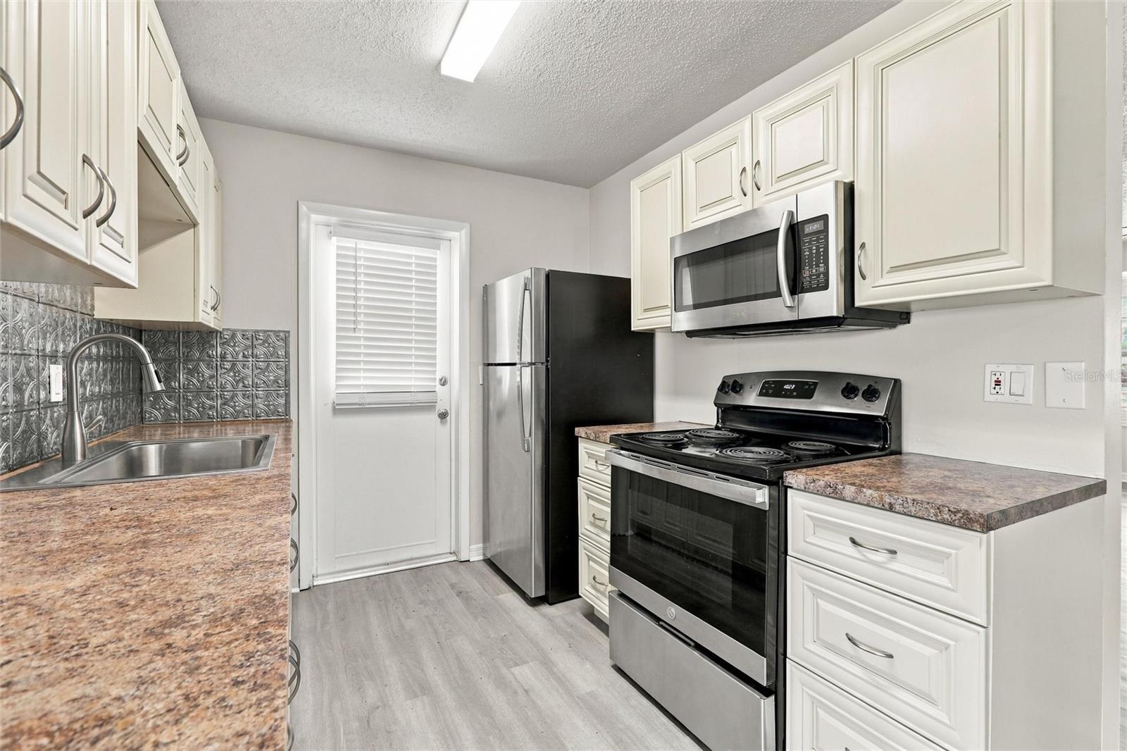 6770 S BISCAYNE DR — photo 9