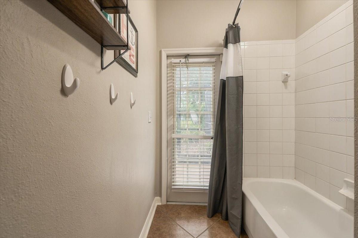 2929 FOREST HAMMOCK DR — photo 35
