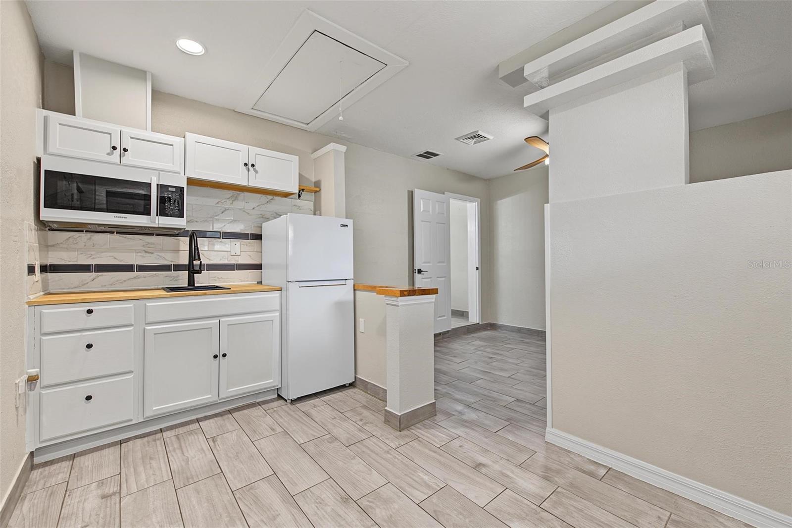 105 N PEARL ST — photo 32