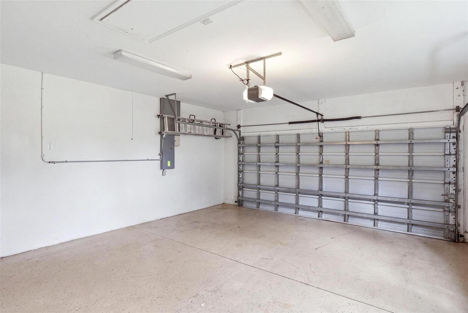 3769 GARLENDA AVE — photo 45