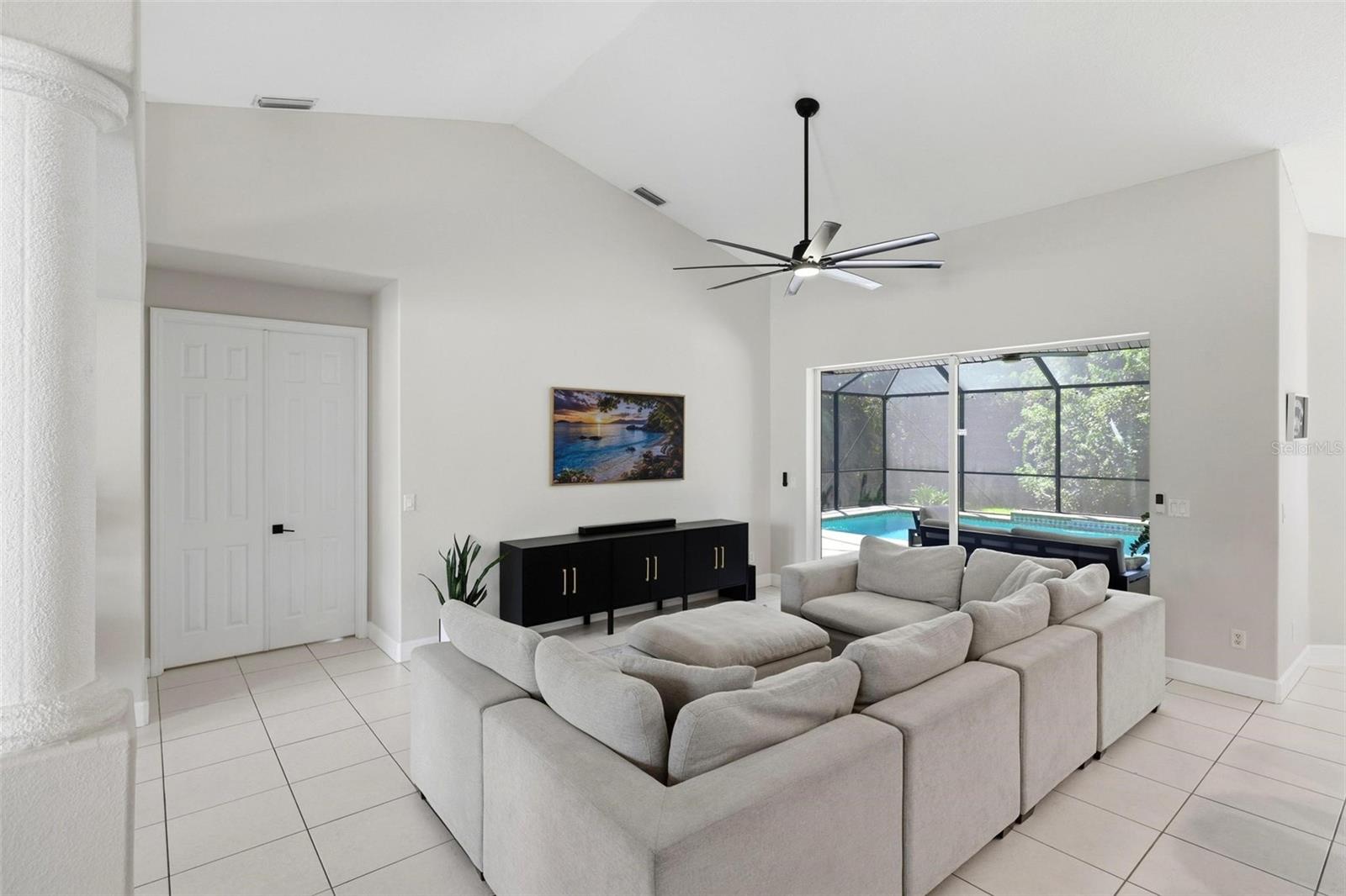 3769 GARLENDA AVE — photo 12