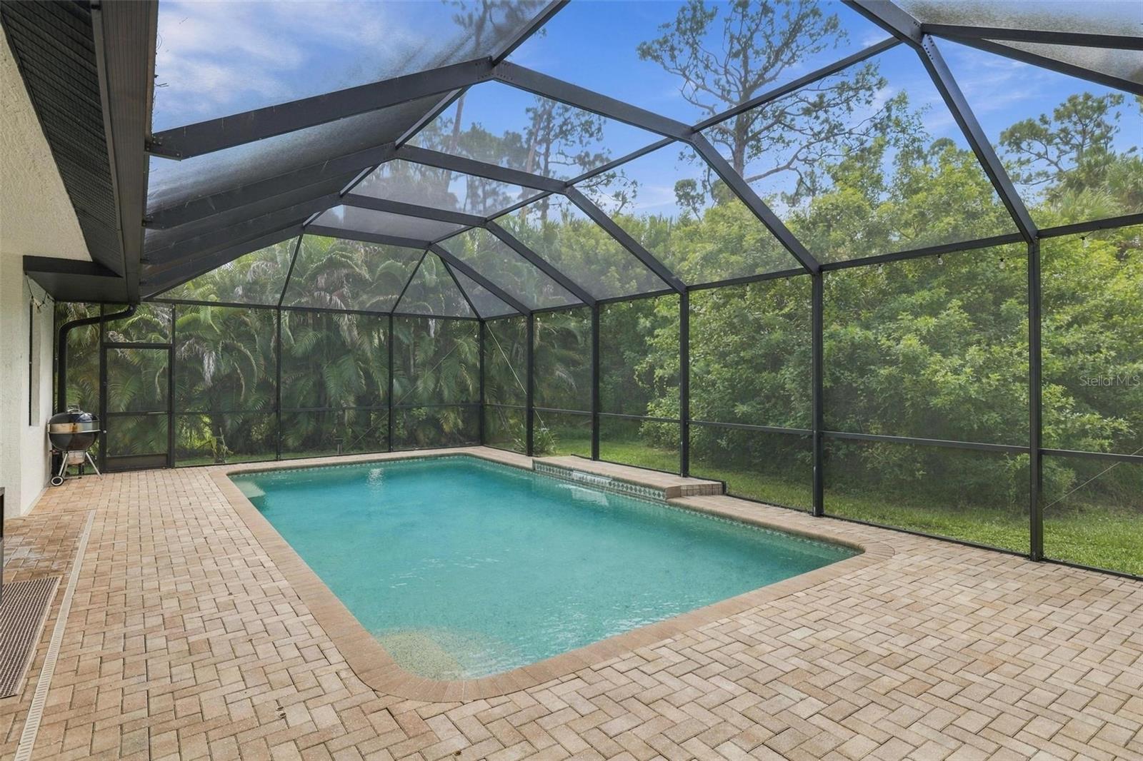 3769 GARLENDA AVE — photo 40