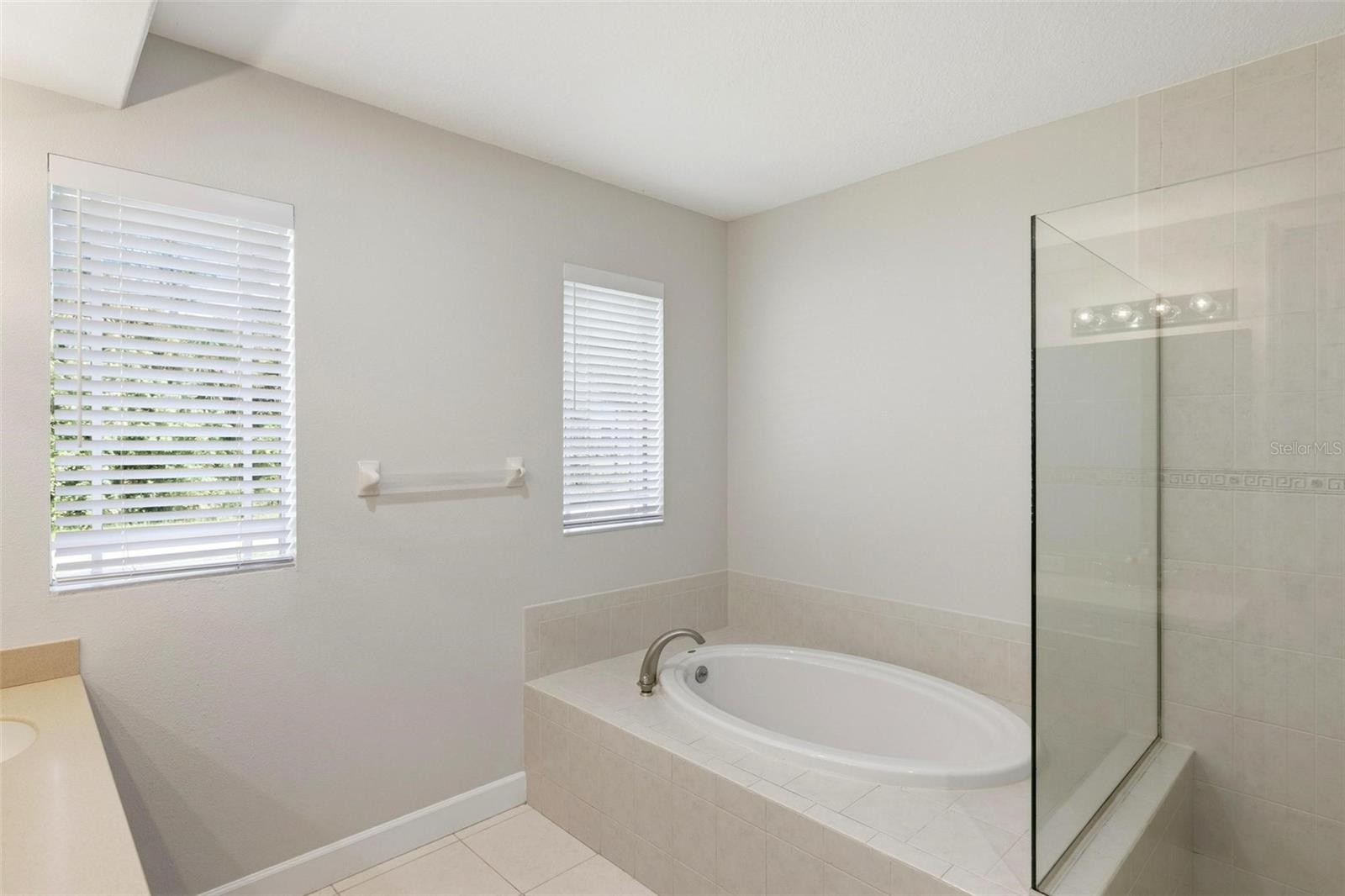 3769 GARLENDA AVE — photo 26