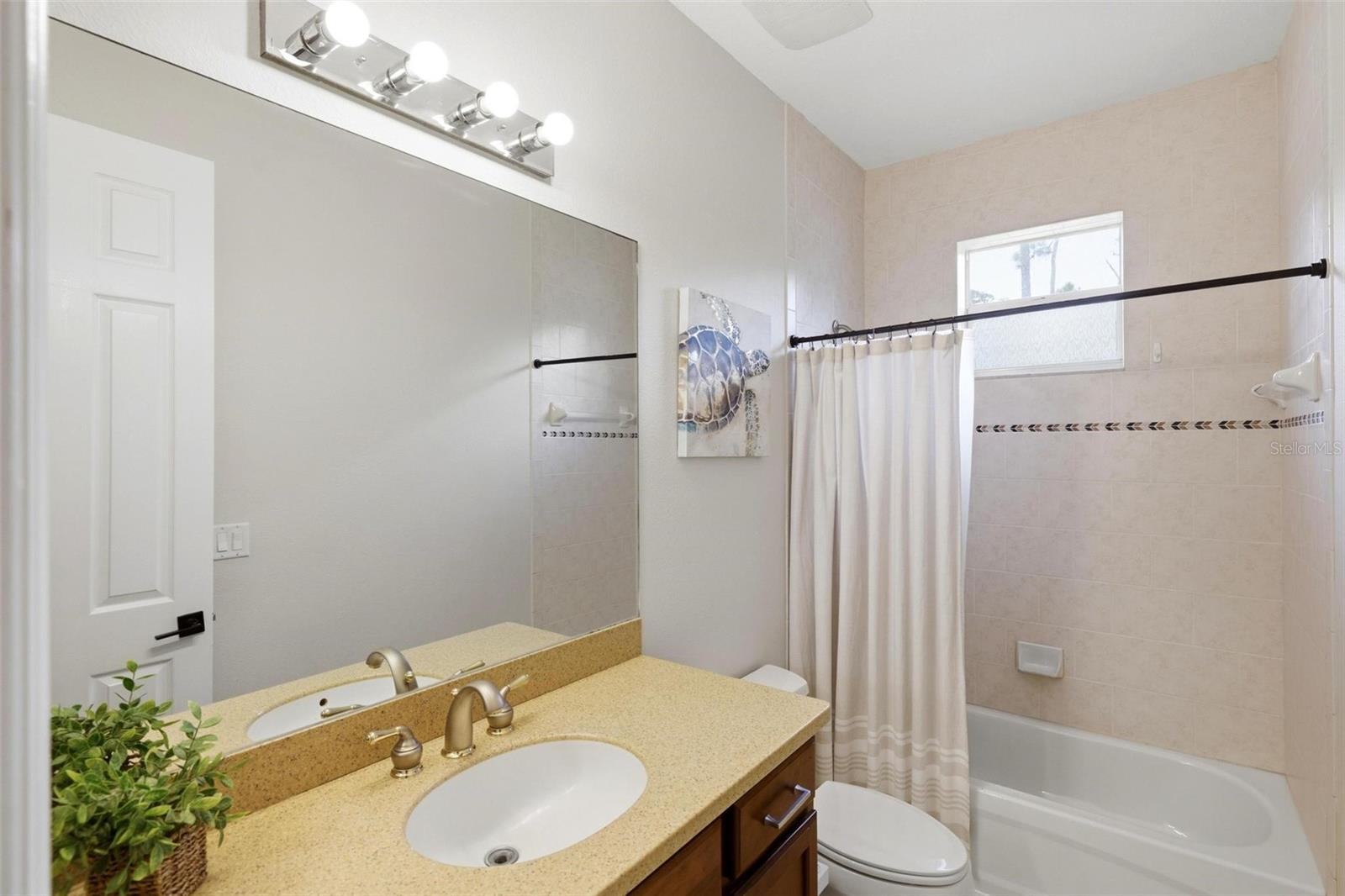 3769 GARLENDA AVE — photo 32