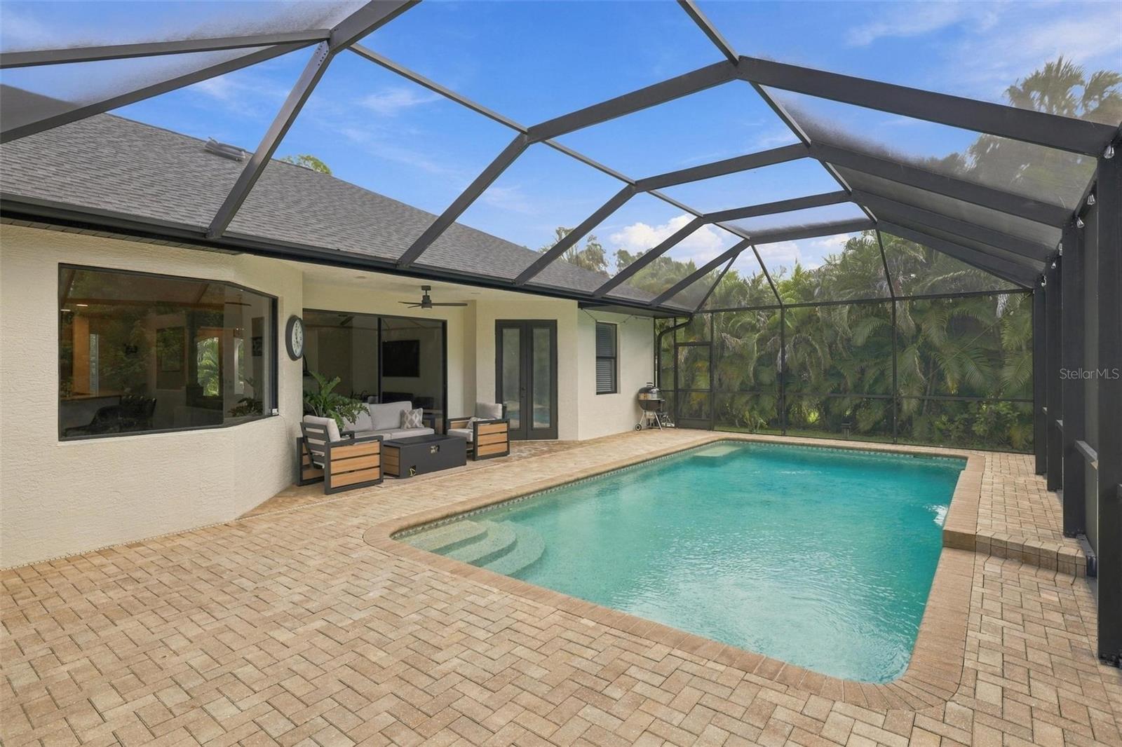 3769 GARLENDA AVE — photo 41