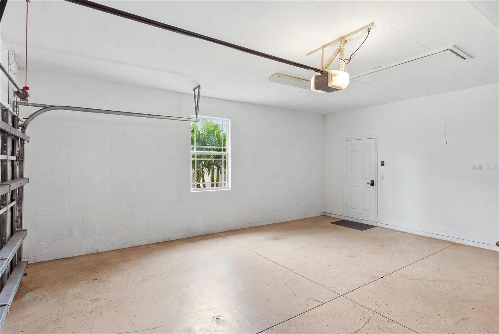 3769 GARLENDA AVE — photo 44