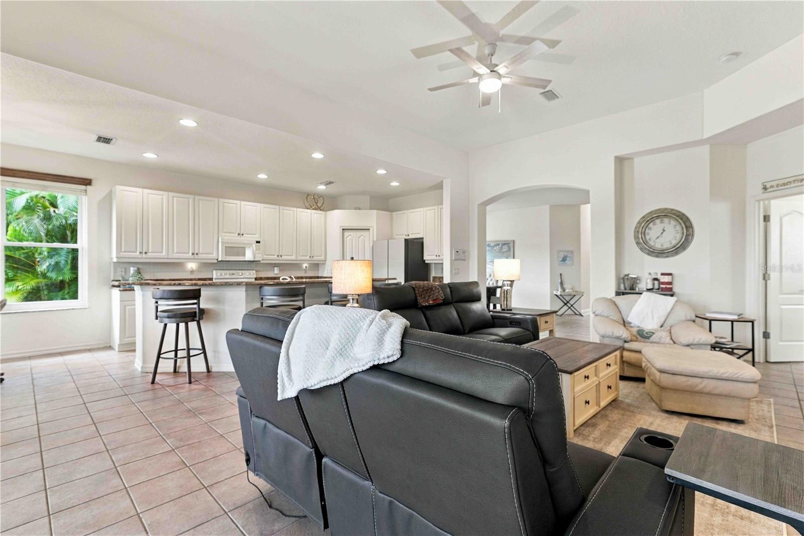 1542 SAN YSIDRO WAY — photo 16