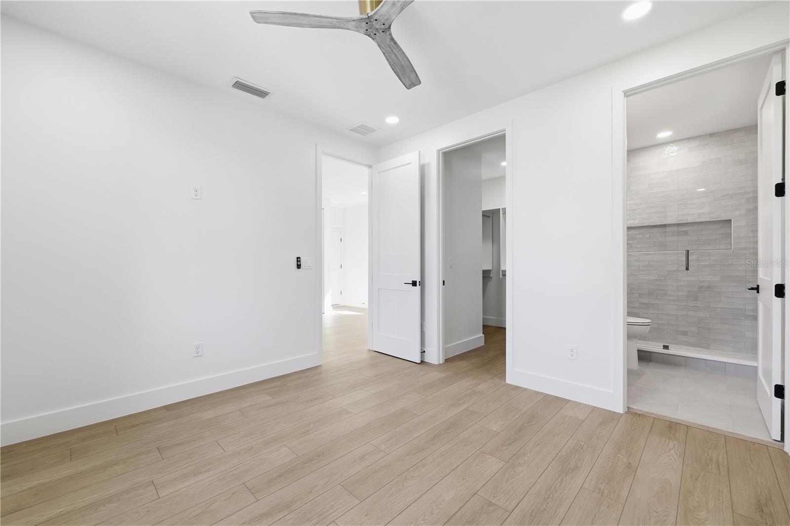 1025 MELROSE AVE S — photo 39