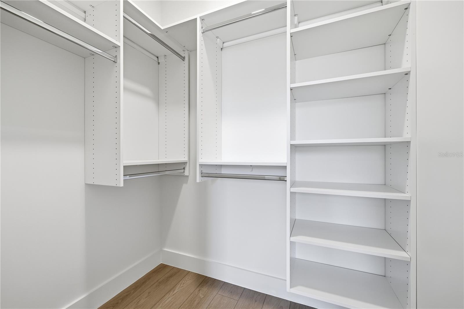 1025 MELROSE AVE S — photo 42