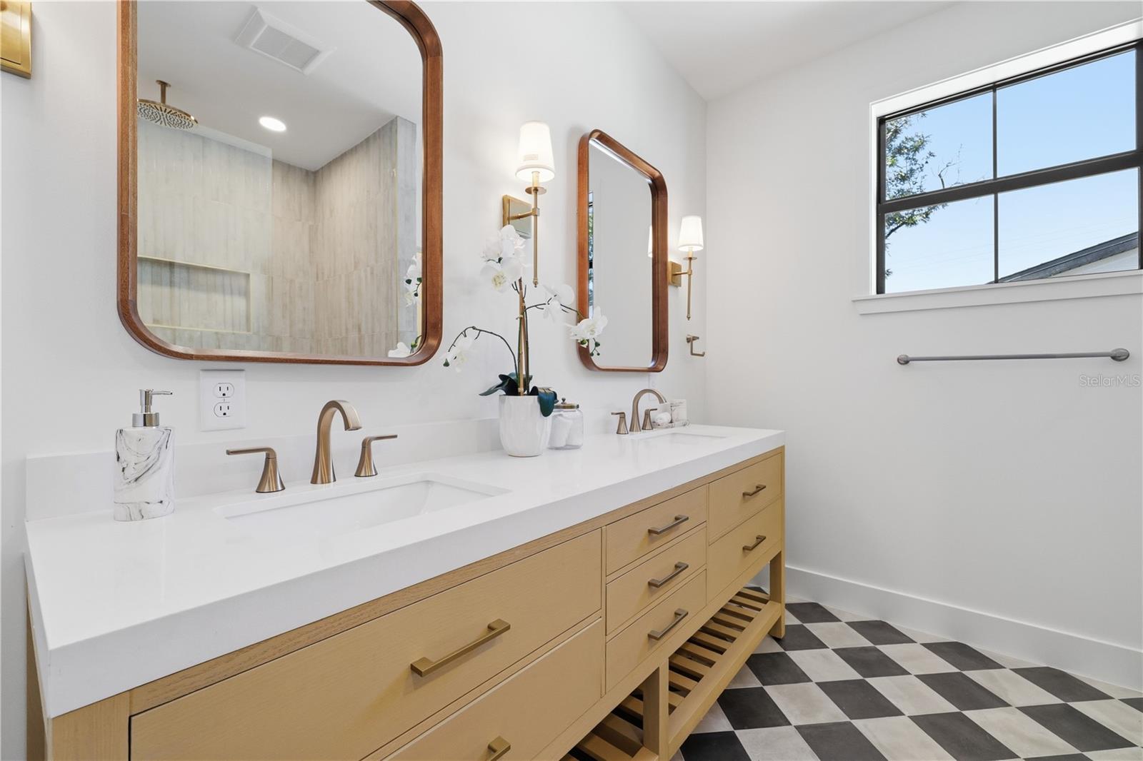 1025 MELROSE AVE S — photo 24