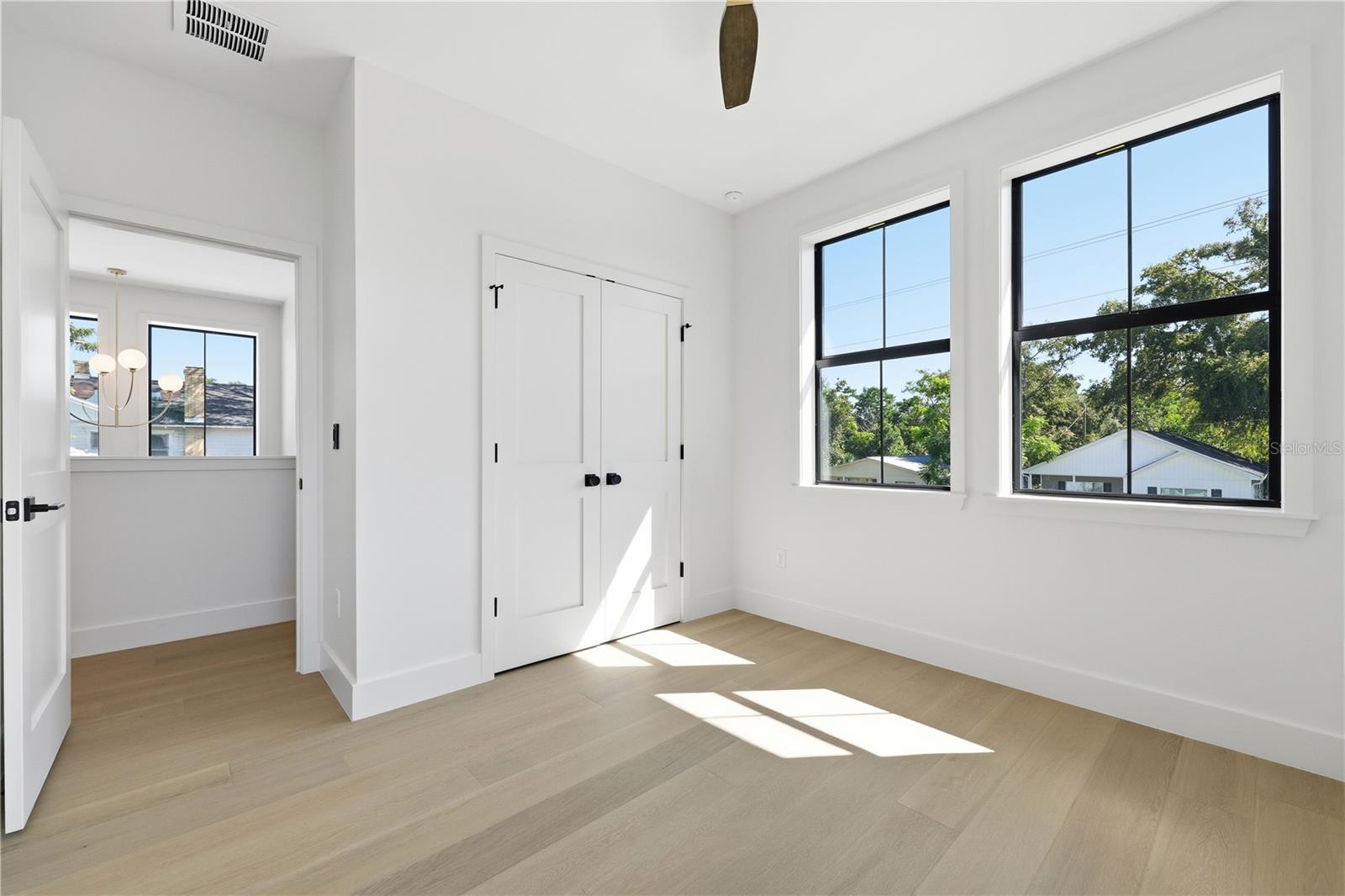 1025 MELROSE AVE S — photo 28