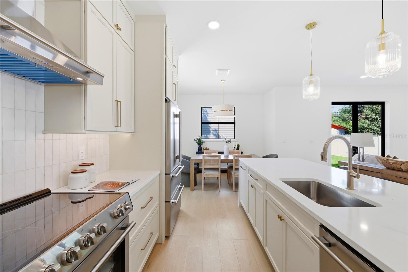 1025 MELROSE AVE S — photo 20