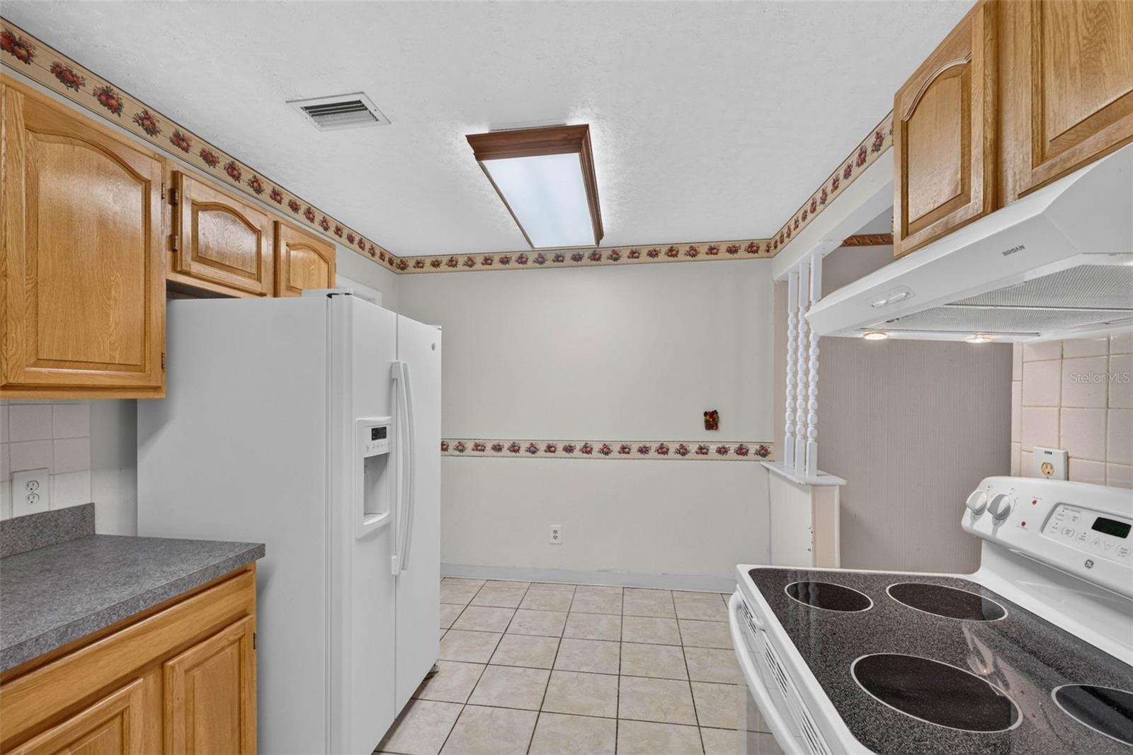 3312 W BURKE ST — photo 23