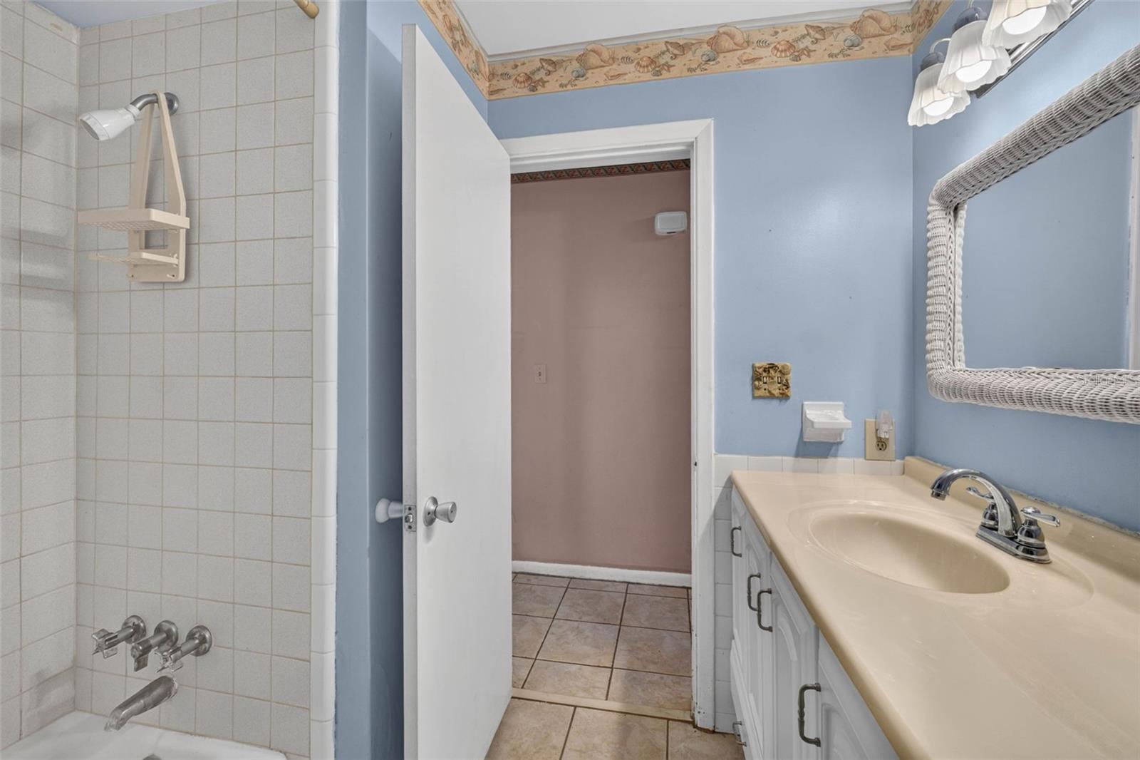 3312 W BURKE ST — photo 45