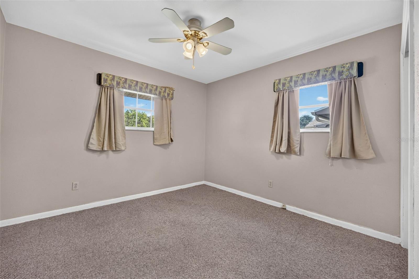 3312 W BURKE ST — photo 34