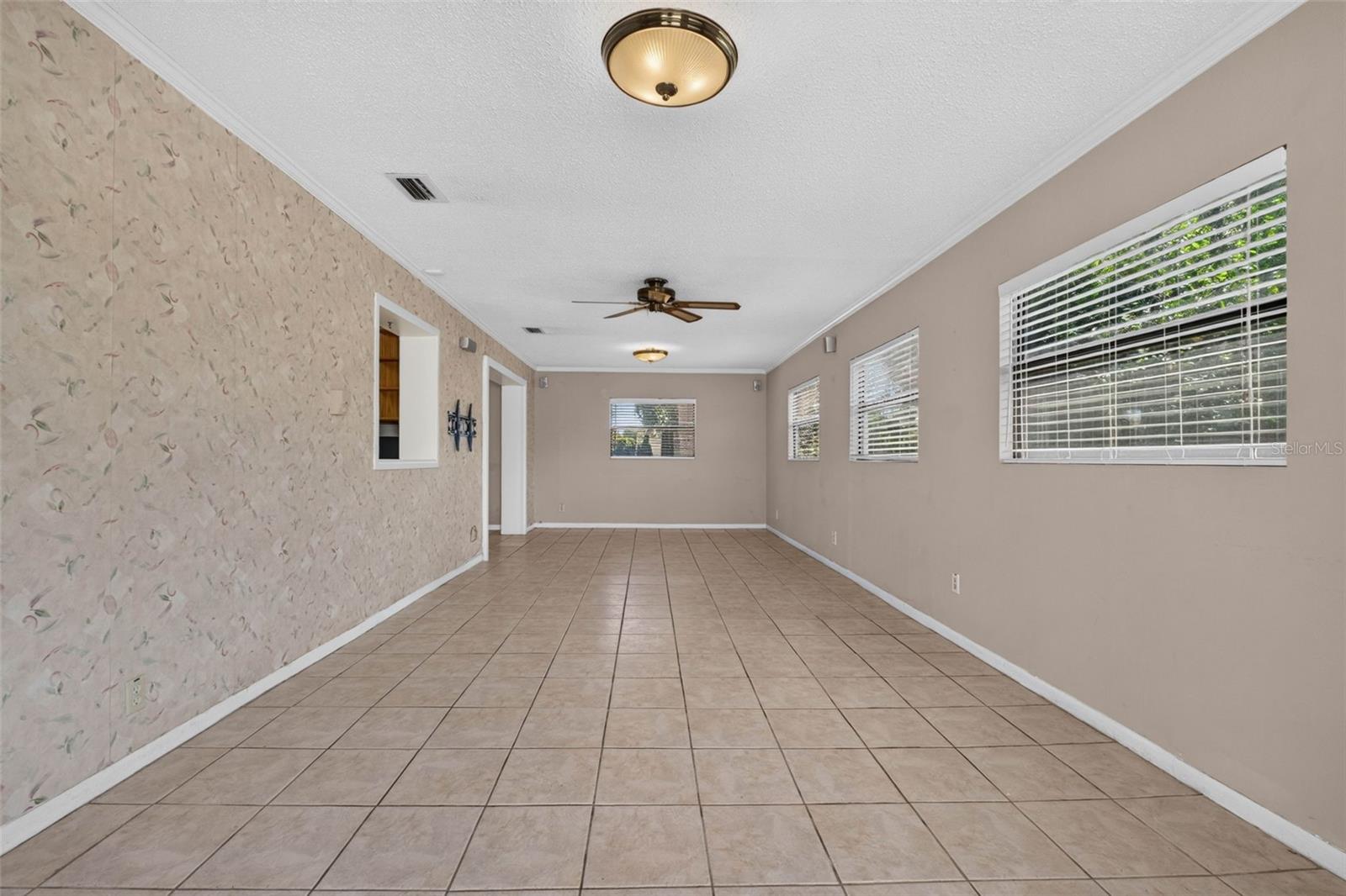 3312 W BURKE ST — photo 32