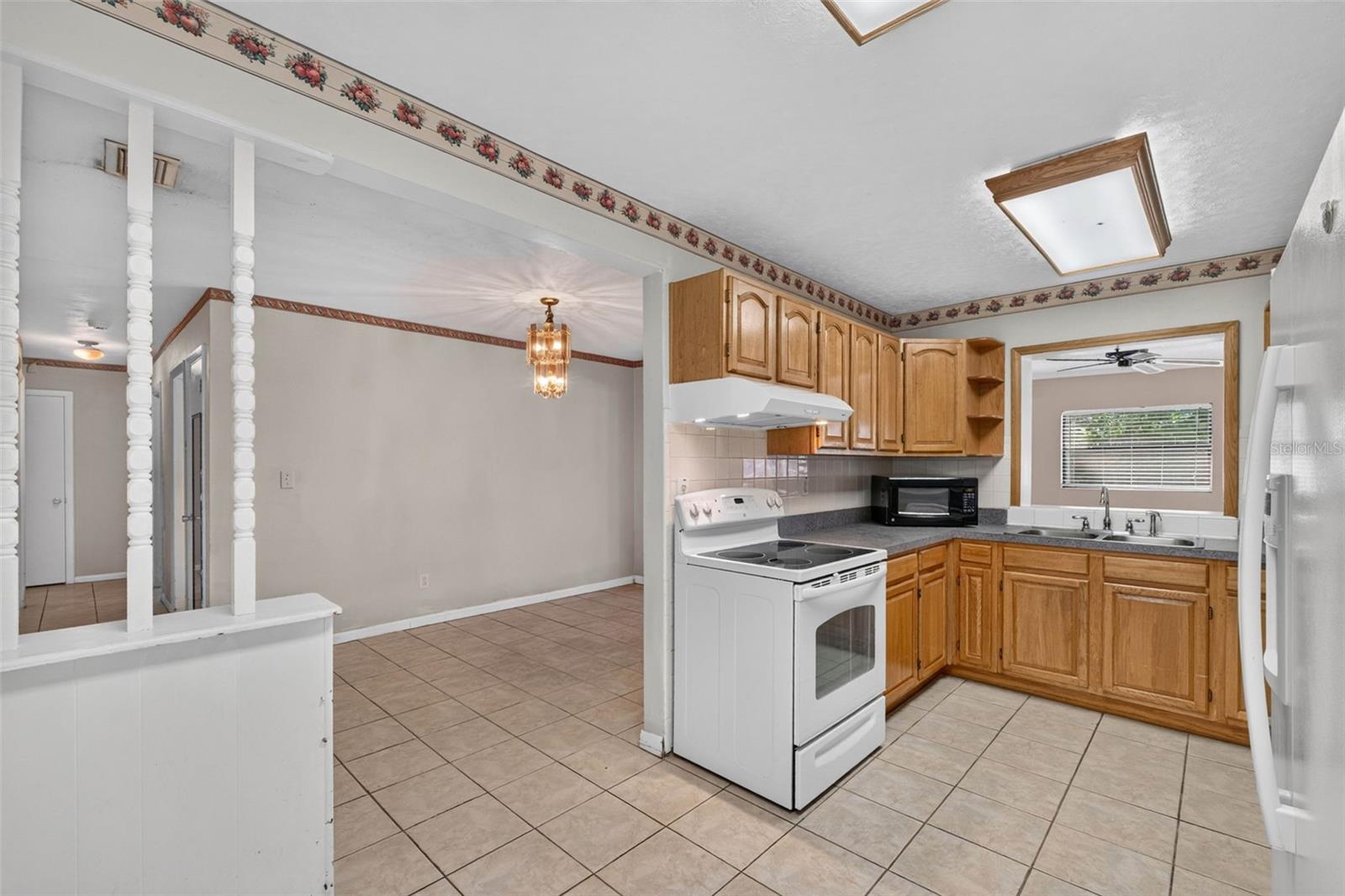 3312 W BURKE ST — photo 25