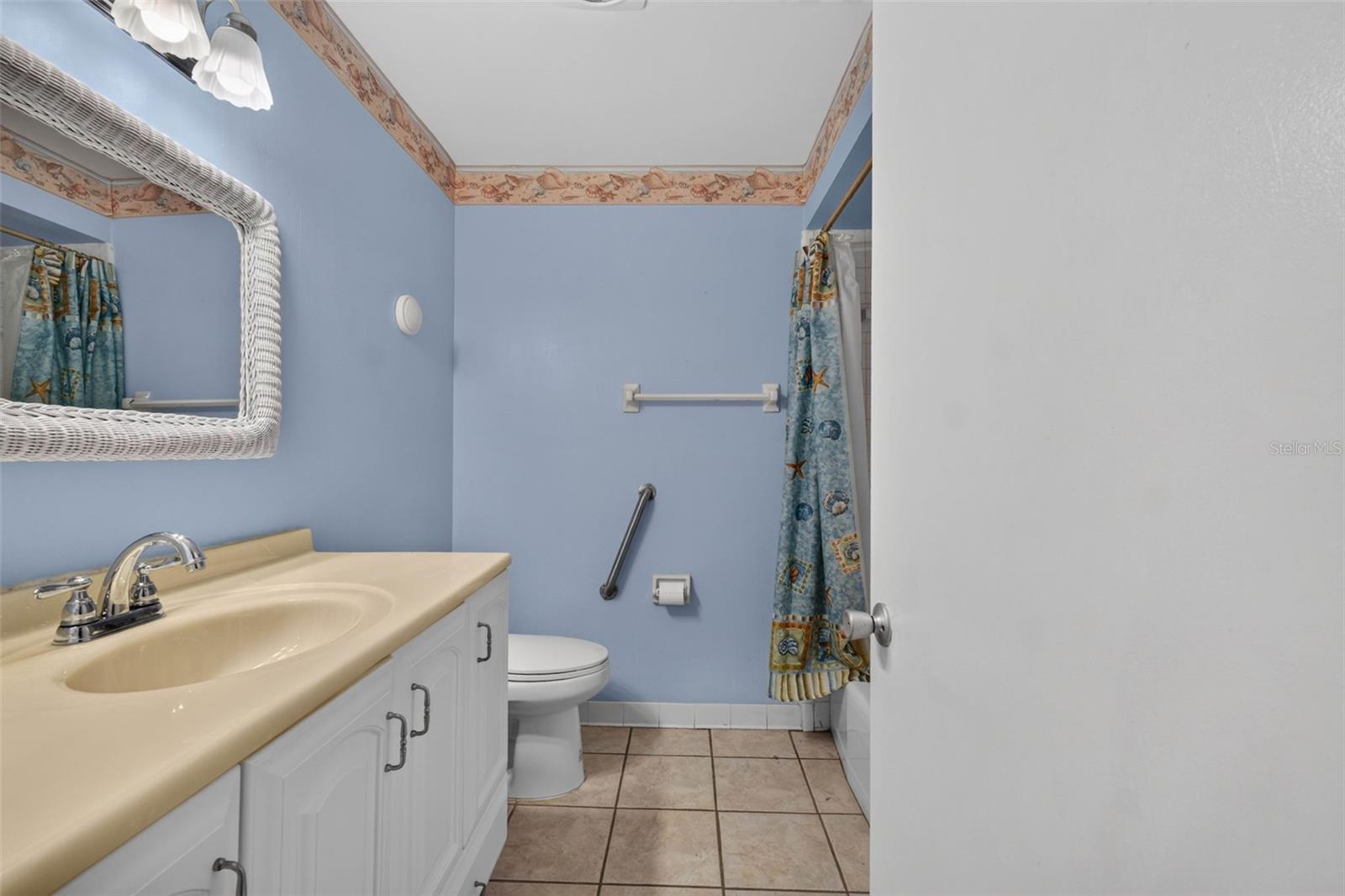 3312 W BURKE ST — photo 44