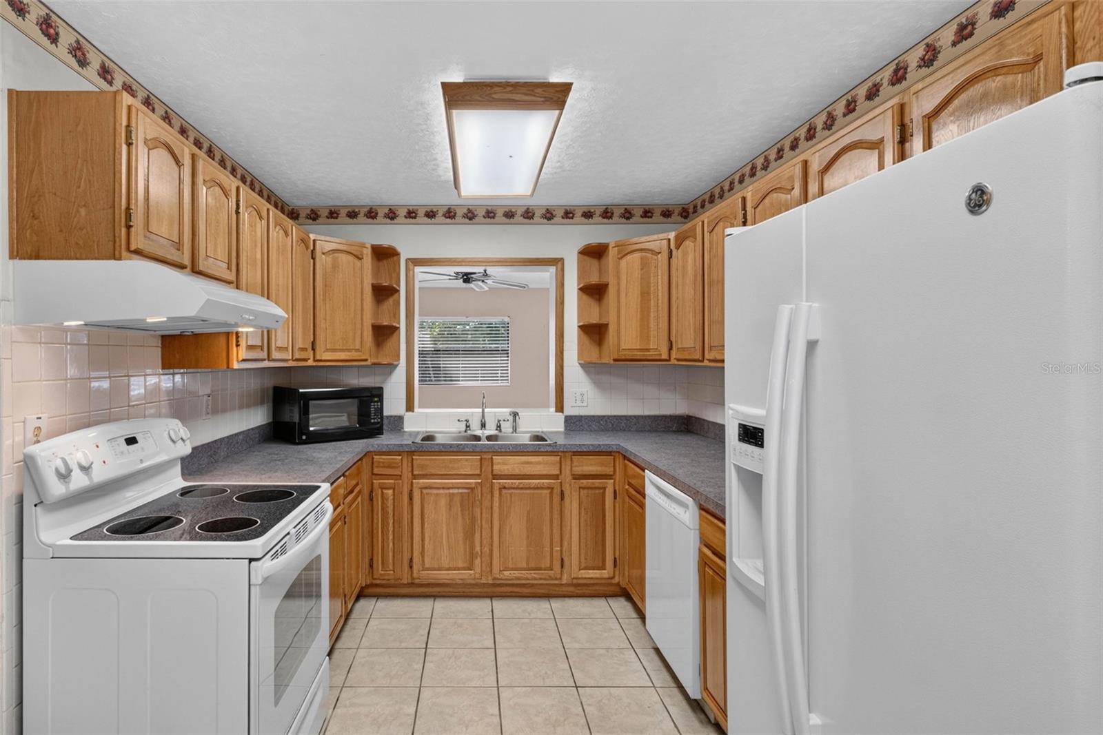 3312 W BURKE ST — photo 20