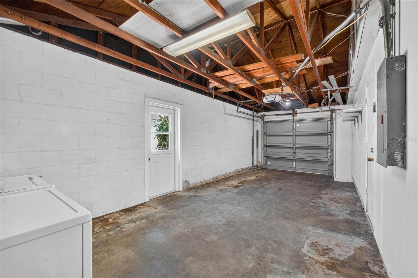 3312 W BURKE ST — photo 52