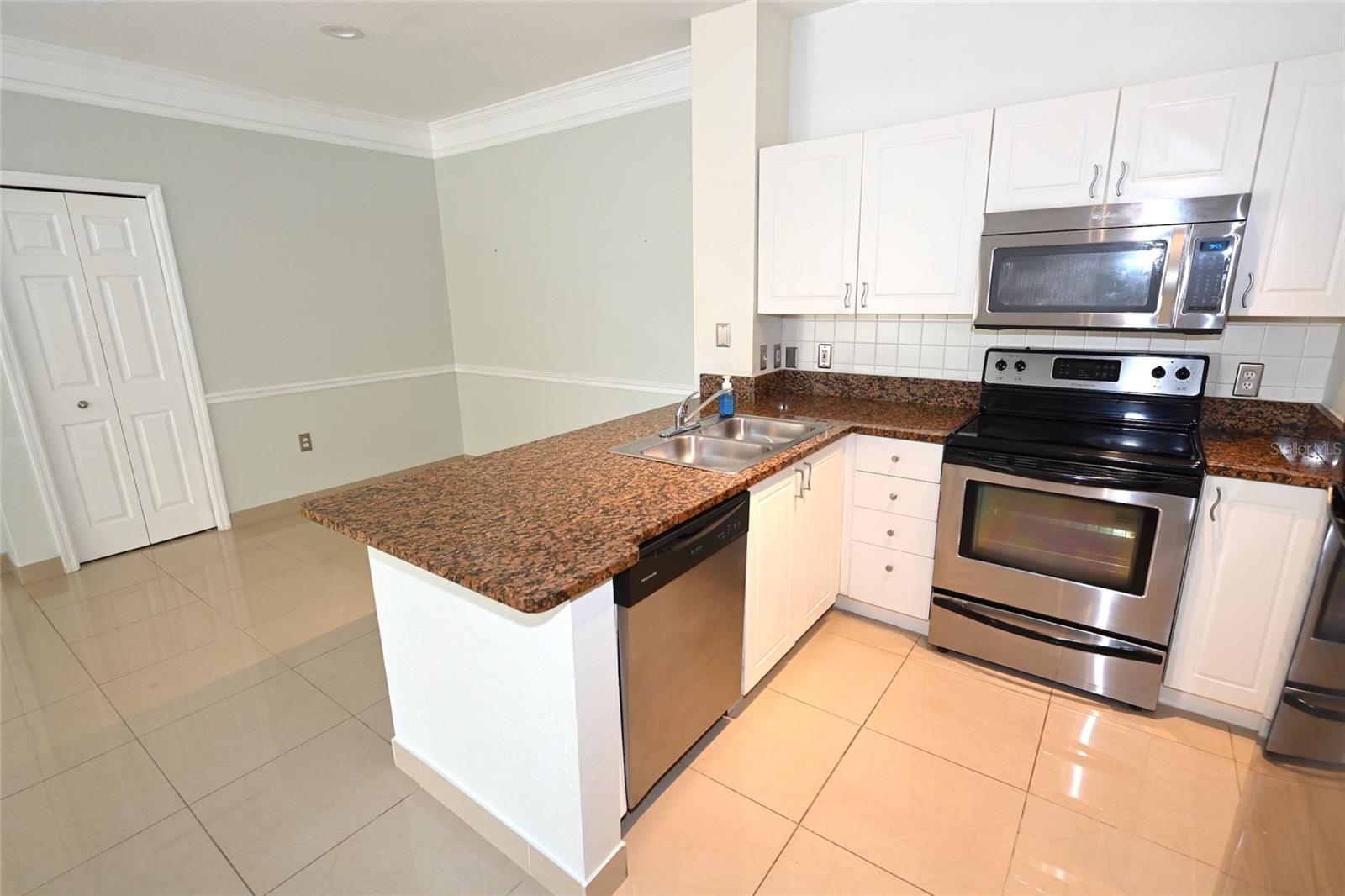 5110 NORTHRIDGE RD #202 — photo 5