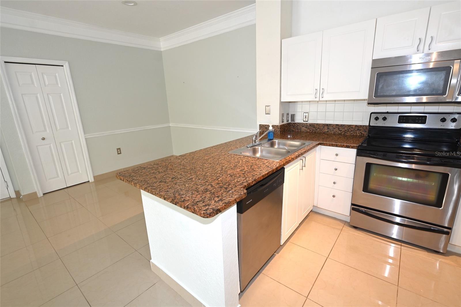 5110 NORTHRIDGE RD #202 — photo 7